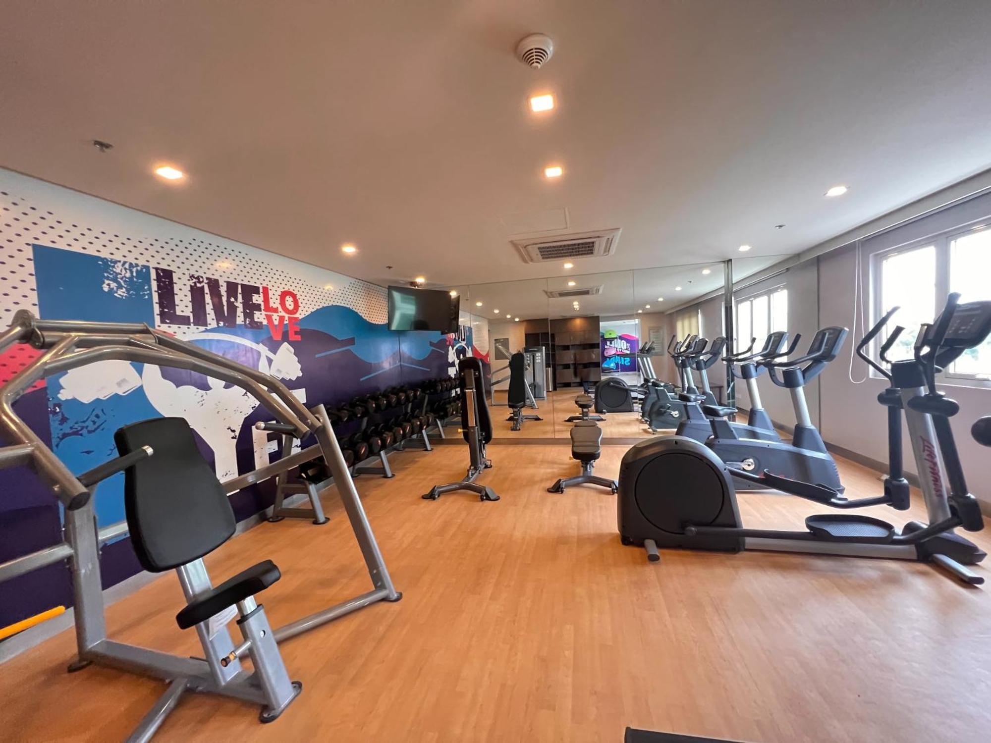 Condo Home With Fast Wifi In Bacolod City Экстерьер фото