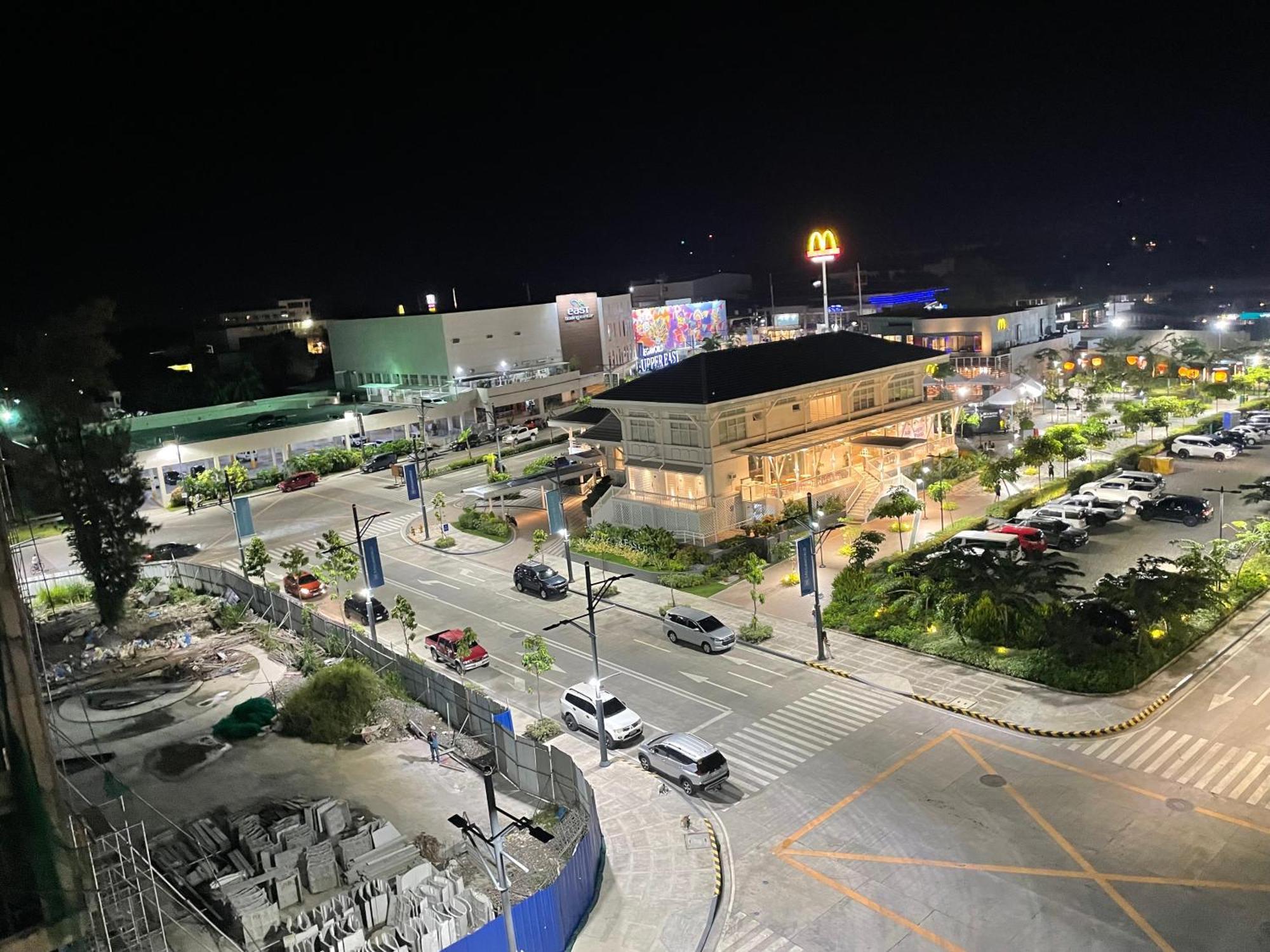 Condo Home With Fast Wifi In Bacolod City Экстерьер фото